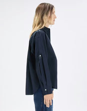 Carica l'immagine nel visualizzatore di Gallery, CAMICIA APERTA SULLE MANICHE
