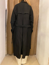 Carica l'immagine nel visualizzatore di Gallery, Cappotto stropicciato
