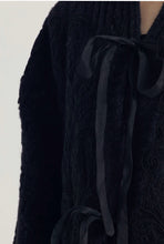 Carica l'immagine nel visualizzatore di Gallery, Giacca in lana con nastri
