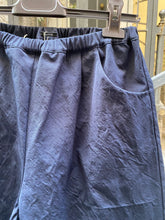 Carica l&#39;immagine nel visualizzatore di Gallery, Pantalone in tessuto croccante
