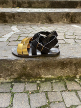 Carica l'immagine nel visualizzatore di Gallery, SANDALO ORO E NERO
