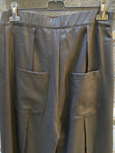 Carica l'immagine nel visualizzatore di Gallery, Pantalone cavallo basso
