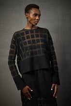 Carica l&#39;immagine nel visualizzatore di Gallery, Maglia con motivi a quadrati
