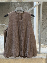 Carica l'immagine nel visualizzatore di Gallery, Top con dettaglio collana
