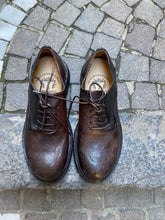 Carica l&#39;immagine nel visualizzatore di Gallery, Scarpa stringata modello college
