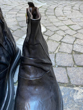 Carica l&#39;immagine nel visualizzatore di Gallery, Boots con zip
