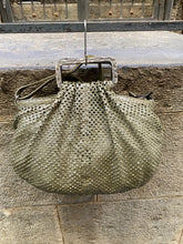 Carica l'immagine nel visualizzatore di Gallery, BORSA MANICO RIGIDO
