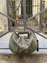 Carica l'immagine nel visualizzatore di Gallery, BORSA MANICO RIGIDO
