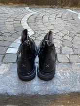 Carica l&#39;immagine nel visualizzatore di Gallery, Boots con zip
