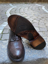 Carica l&#39;immagine nel visualizzatore di Gallery, Scarpa stringata modello college
