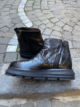 Carica l&#39;immagine nel visualizzatore di Gallery, Boots con zip
