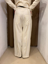 Carica l'immagine nel visualizzatore di Gallery, Pantalone cavallo basso
