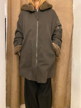 Carica l'immagine nel visualizzatore di Gallery, Parka imbottito
