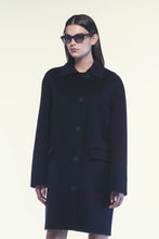 Carica l'immagine nel visualizzatore di Gallery, Cappotto corto
