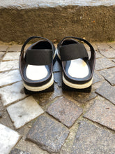 Carica l&#39;immagine nel visualizzatore di Gallery, Sandalo Japan

