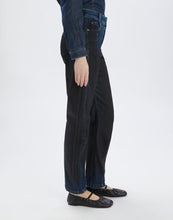 Carica l&#39;immagine nel visualizzatore di Gallery, Jeans Trattato
