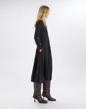 Carica l&#39;immagine nel visualizzatore di Gallery, Abito Con Ricamo Laterale
