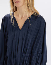 Carica l&#39;immagine nel visualizzatore di Gallery, Blusa oversize Plissettata
