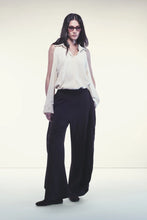 Carica l&#39;immagine nel visualizzatore di Gallery, Blusa Fluida
