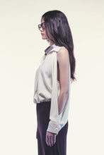 Carica l&#39;immagine nel visualizzatore di Gallery, Blusa Fluida
