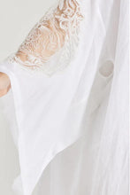 Carica l&#39;immagine nel visualizzatore di Gallery, Kimono Midi con Dettagli in Pizzo
